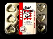 NWT Bakers Quality PETITE HEART-SHAPED MUFFIN PAN - #70106