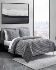Vera Wang Diamond Velvet Quilt/Sham Set