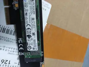 英特爾SSD 660p 2TB(M.2)固態硬盤(實物圖拍照