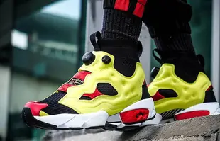 【日本海外代購】REEBOK 愛迪達 PUMP FURY X BOOST 爆米花 充氣 黑白紅 螢光黃 繃帶 慢跑 男女鞋 FW5305