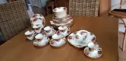 ROYAL ALBERT Old Country Roses Dinner Set Never Used including Extras