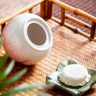 創意桃子茶葉罐陶瓷迷你家用茶倉密封儲存陶瓷擺件手工壽桃茶葉罐