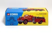 Corgi Classics 52601 1/50 Scale Malvern Mack B Series Pumper Truck Diecast