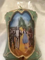 Wizard Of Oz NewCollectible Ardleigh Elliott Rotating Music Box Yellow Brick R