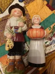 WCL Ceramic Couple Pilgrim Tea Lite