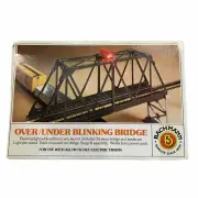 Bachmann HO Over/under Blinking Bridge #46-1222