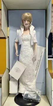 Franklin MINT Diana Princess of Wales Porcelain Portrait Doll 1998 COA tiara NEW