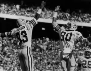James Lofton Green Bay Packers celebrates 1980s NFL Old Photo
