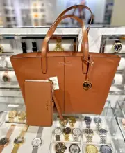 Michael Kors Jet Set MD Zip Top Tote Bag + Double Zip Wristlet Wallet (Luggage)