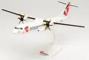 CSA Czech Airlines ATR-72 OK-NFV 1/100 scale desk model NEW Herpa Snapfit