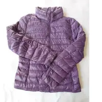 在飛比找蝦皮購物優惠-大女人近全新日本購回UNIQLO紫色輕薄款保暖羽絨外套尺寸M