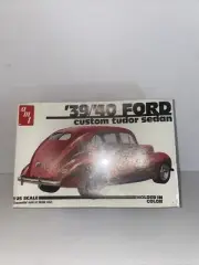 Amt 39/40 Ford Custom Tudor Sedan Sealed