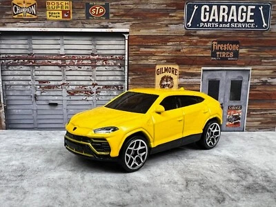 Hot Wheels Factory Fresh '17 Lamborghini Urus Yellow C13