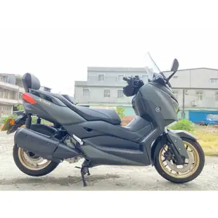 YAMAHA XMAX300 ABS二手檔車中古車配合全額.超額.學生貸款強力過件白牌黃牌紅牌仿賽街車大型重機滿18即可