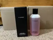 MAC Cosmetics Brush Cleanser 7.9 fl oz / 235 ml New in Box