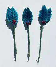Plastic Bendy Green MISTLETOE Embellishments - 3 Pieces - New