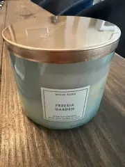 Bath And Body Works Freesia Garden 3wick 14.5 oz Candle