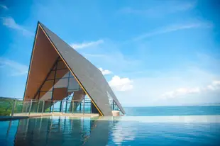 羅特比魯度假飯店Laut Biru Resort Hotel