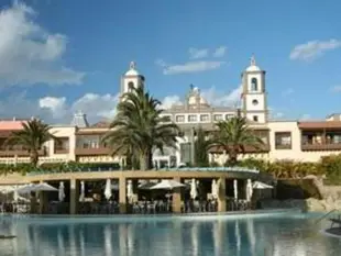 洛普森伯爵別墅度假酒店及紅珊瑚海水浴療中心Lopesan Villa del Conde Resort & Corallium Thalasso