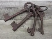 4 Cast Iron Fancy Victorian Skeleton Jailer Keys Ring Prop Re-Enactment Theater