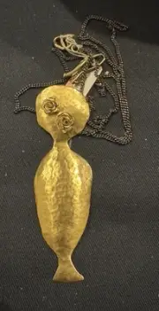 Julie Cohn Abstract Flower Hammered Brass Pendant Necklace Modernist NWT $375