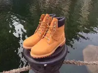 在飛比找Yahoo!奇摩拍賣優惠-【小鹿甄選】Timberland 添柏嵐防水大黃靴 情侶款3