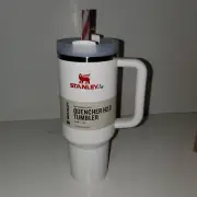 Stanley Mistletoe Twist red/white Quencher Flowstate 40 oz Tumbler LTD EDITION