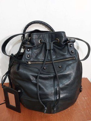 Balenciaga Pompon 2024 02