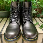 DR. MARTENS PASCAL 銀色八孔馬丁靴