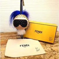 在飛比找蝦皮商城優惠-Fendi 7AR492 搖滾 Karlito 卡爾造型特大