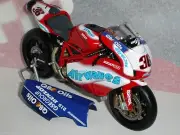 1/12 MINICHAMPS LAVILLA BSB 2005 CHAMPION DUCATI 999