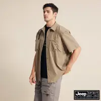 在飛比找Yahoo奇摩購物中心優惠-JEEP 男裝 防潑水口袋工裝短袖襯衫-卡其色