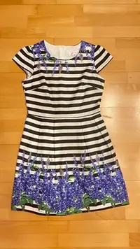 在飛比找Yahoo!奇摩拍賣優惠-Ej-iang 衣匠 IRIS艾莉絲 黑白條紋薰衣草印花氣質