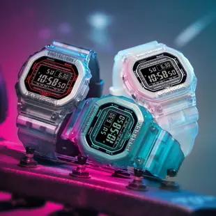 CASIO 卡西歐 G-SHOCK 智慧藍芽 半透明漸層配色方形電子錶-黑(DW-B5600G-1 防水200米)