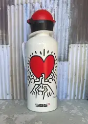 Sigg Bottle (rare) - Aluminium - Heart by Keith Haring 0.6LT (retired) unused