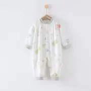 66 Size Dinosaur Land Class A Pure Cotton Long-Sleeve Baby Onesie - Cozy Newborn Bodysuit for Fall and Winter