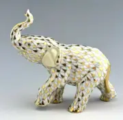 HEREND MINT IN BOX - Guild Baby Elephant 24K Gold Fishnet Figurine SOUGHT AFTER