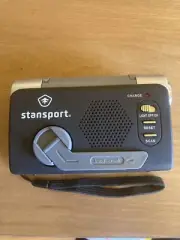 Emergency Batteryless Crank Charging Weather Band Am/FM Radio With flashlight