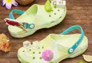 Margaritaville X Crocs Womens 6/Mens 4