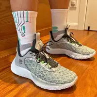 在飛比找Yahoo!奇摩拍賣優惠-Under Armour Stephen Curry Flo