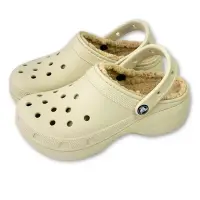 在飛比找Yahoo奇摩購物中心優惠-Crocs 卡駱馳 軟毛絨雲朵克駱格 女 米色 暖棉內裡 秋