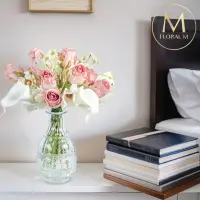 在飛比找momo購物網優惠-【Floral M】克洛伊花園仿真花禮(人造花/塑膠花/假花