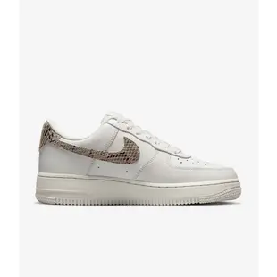 NIKE WMNS AIR FORCE 1 07女休閒運動鞋-白-DD8959002