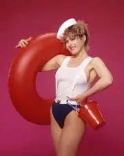 8x10 color photo of television/Broadway actress Bernadette Peters.