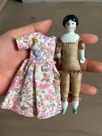 在飛比找Yahoo!奇摩拍賣優惠-古董mini china doll2只，有標，高度12厘米和