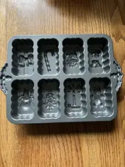 Nordic Ware Holiday Loaf Pan - New And Unused