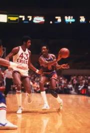 Phoenix Suns Walter Davis Passes 1970 OLD BASKETBALL PHOTO