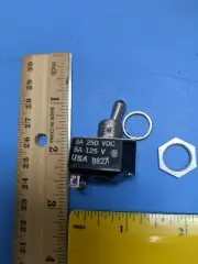 TOGGLE SWITCH ON/OFF, Cutler Hammer , 3A - 250VDC / 6A - 125V ( ONE )