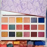 NEW IN BOX CIATE THE EDITOR 18 PAN EYESHADOW PALETTE STUNNING!! GORGEOUS $39 WOW