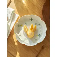 在飛比找ETMall東森購物網優惠-肆月韓式好看的盤子菜盤家用陶瓷高顏值餐盤裝菜盤早餐盤甜品蛋糕